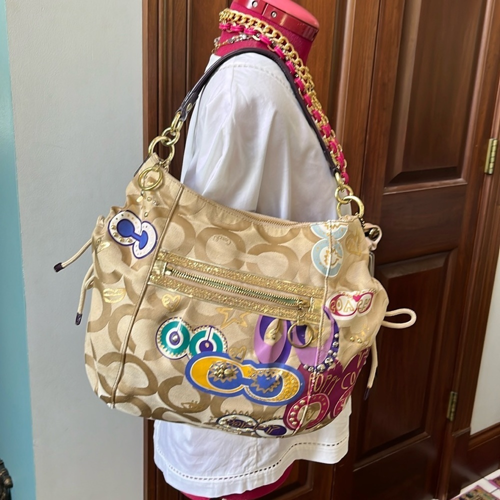 Coach  Poppy  Rare 15311   signature C Tan & Gold  Op Art Graffiti vinyl & Bling - Picture 3 of 17